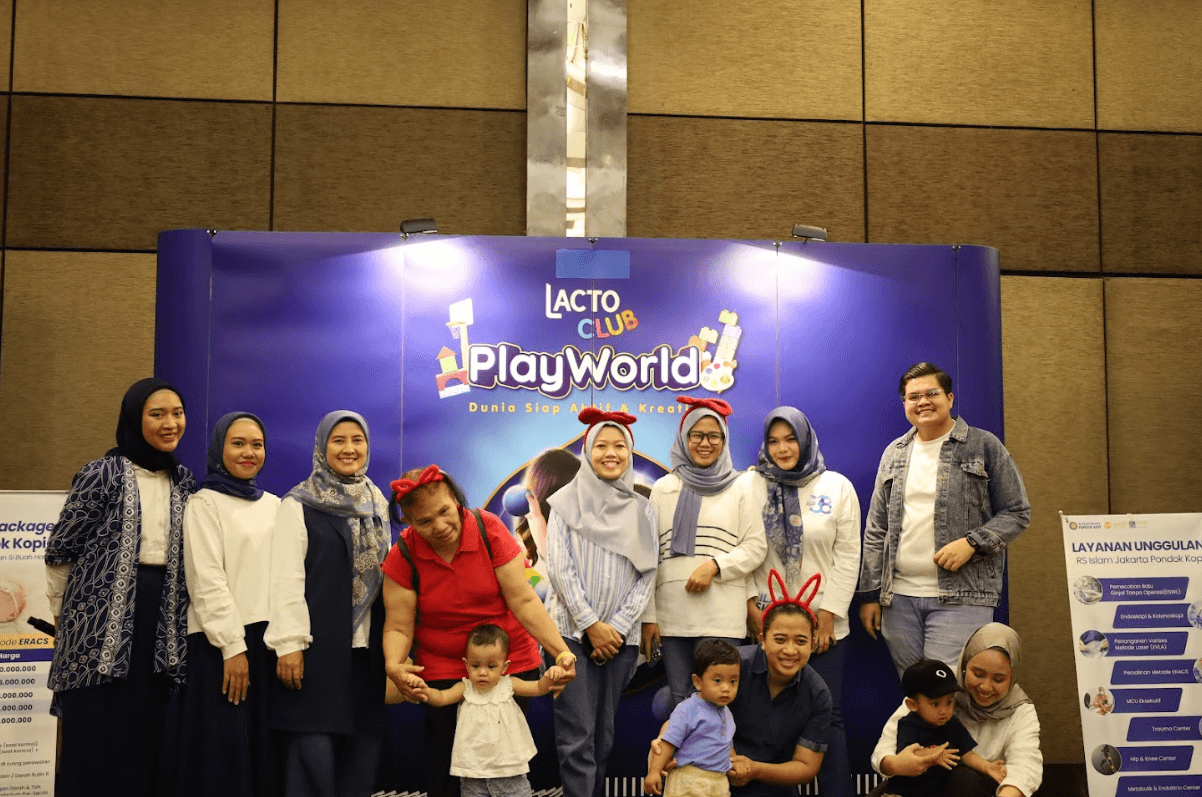 Foto Bersama Peserta Lacto Club Play World